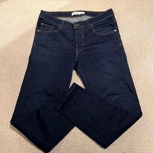 The blue inform jeans
